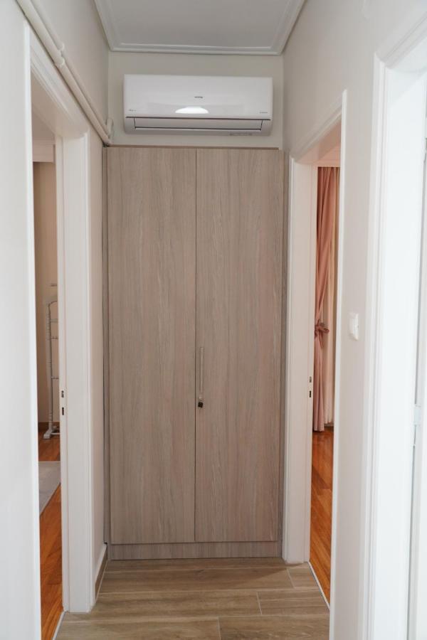 Larissa Downtown Apartment With Parking Extérieur photo
