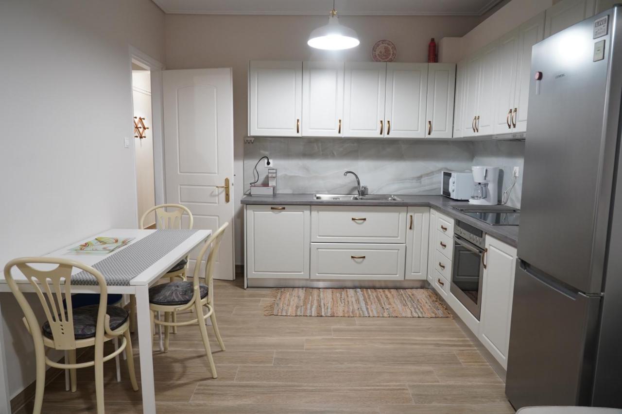 Larissa Downtown Apartment With Parking Extérieur photo